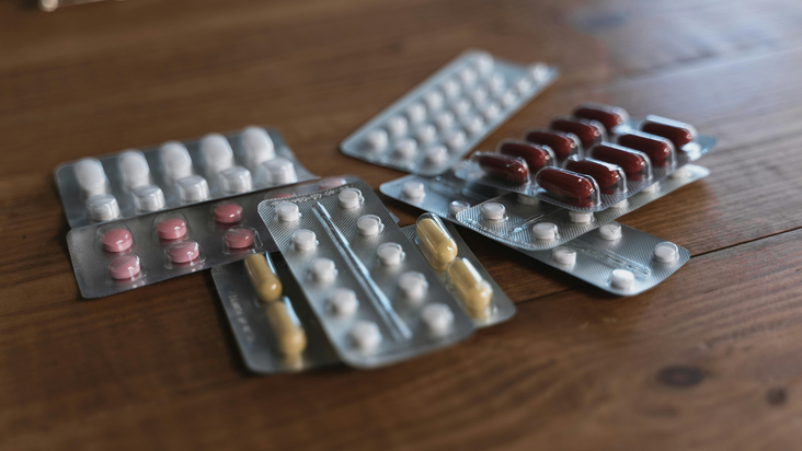 抗生素會消滅體內好菌嗎？它如何影響你的消化道與整體健康